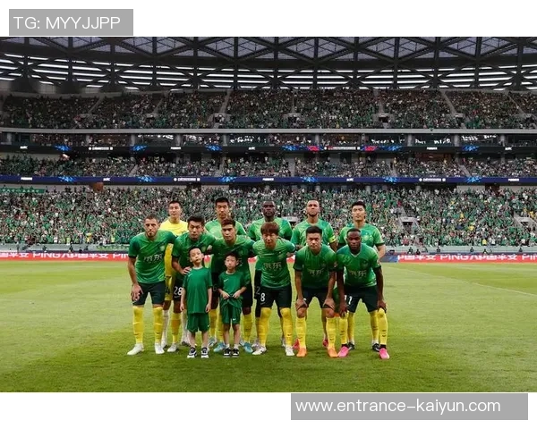 国安迎战澳大利亚球队全力争胜展现中国足球新风貌